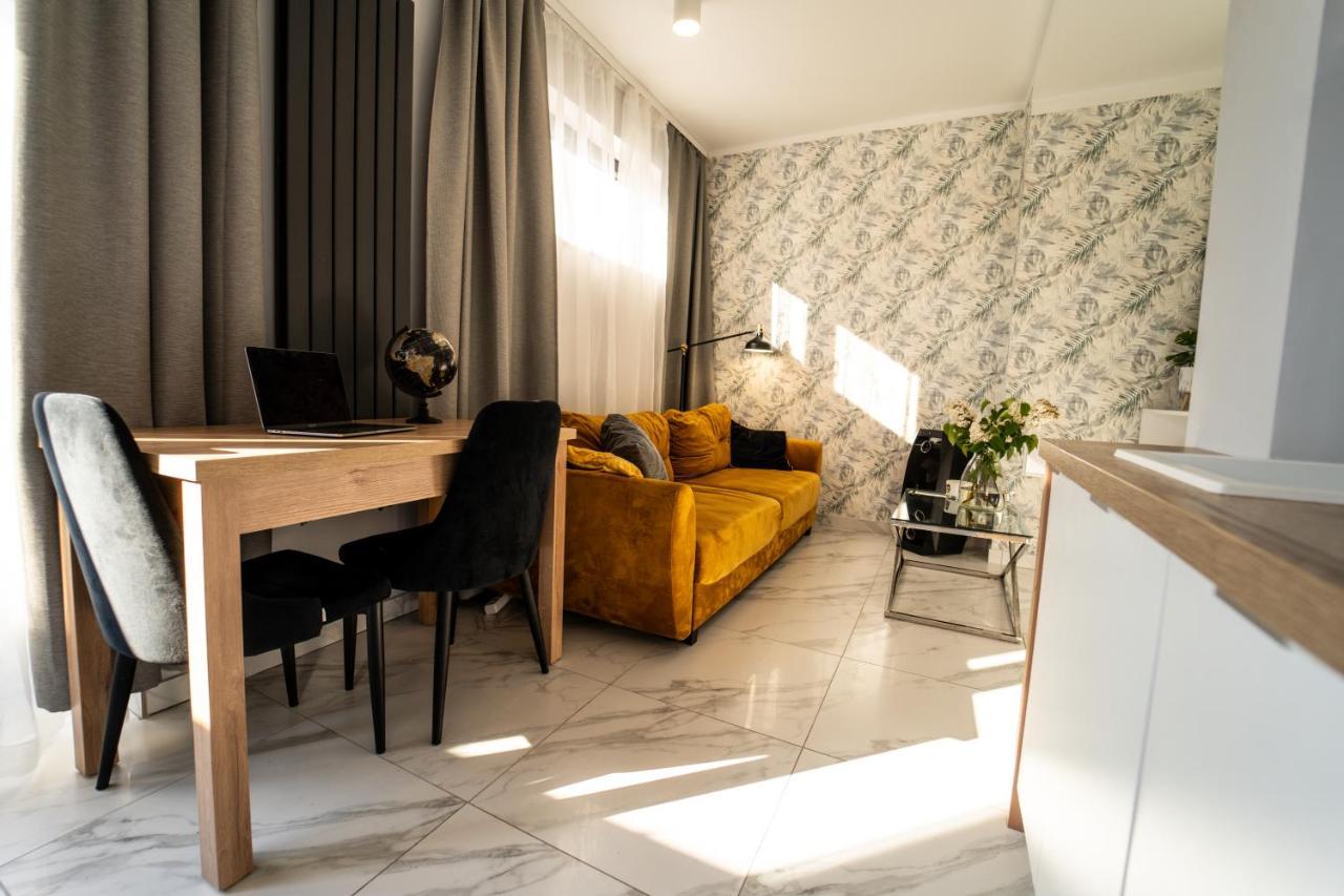 Kolorowe Apartamenty W Mielnie! 350M Od Plazy - 100M Od Jeziora! Мєлно Екстер'єр фото